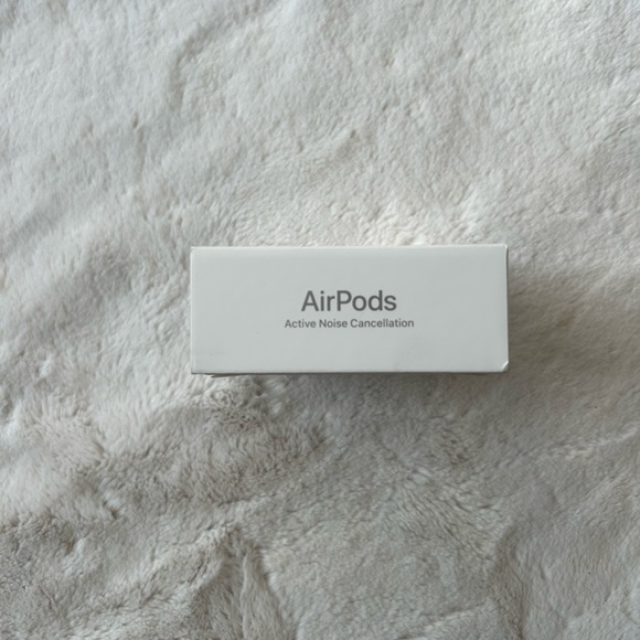NEW AirPods 4 with Noice Cancellation - Picture 4 of 5